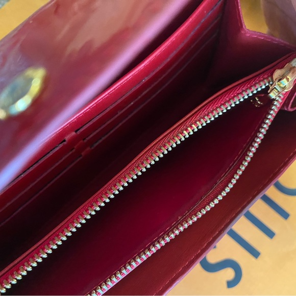 Vintage Louis Vuitton Vernis Long Wallet - Cherry Red - Picture 4 of 5